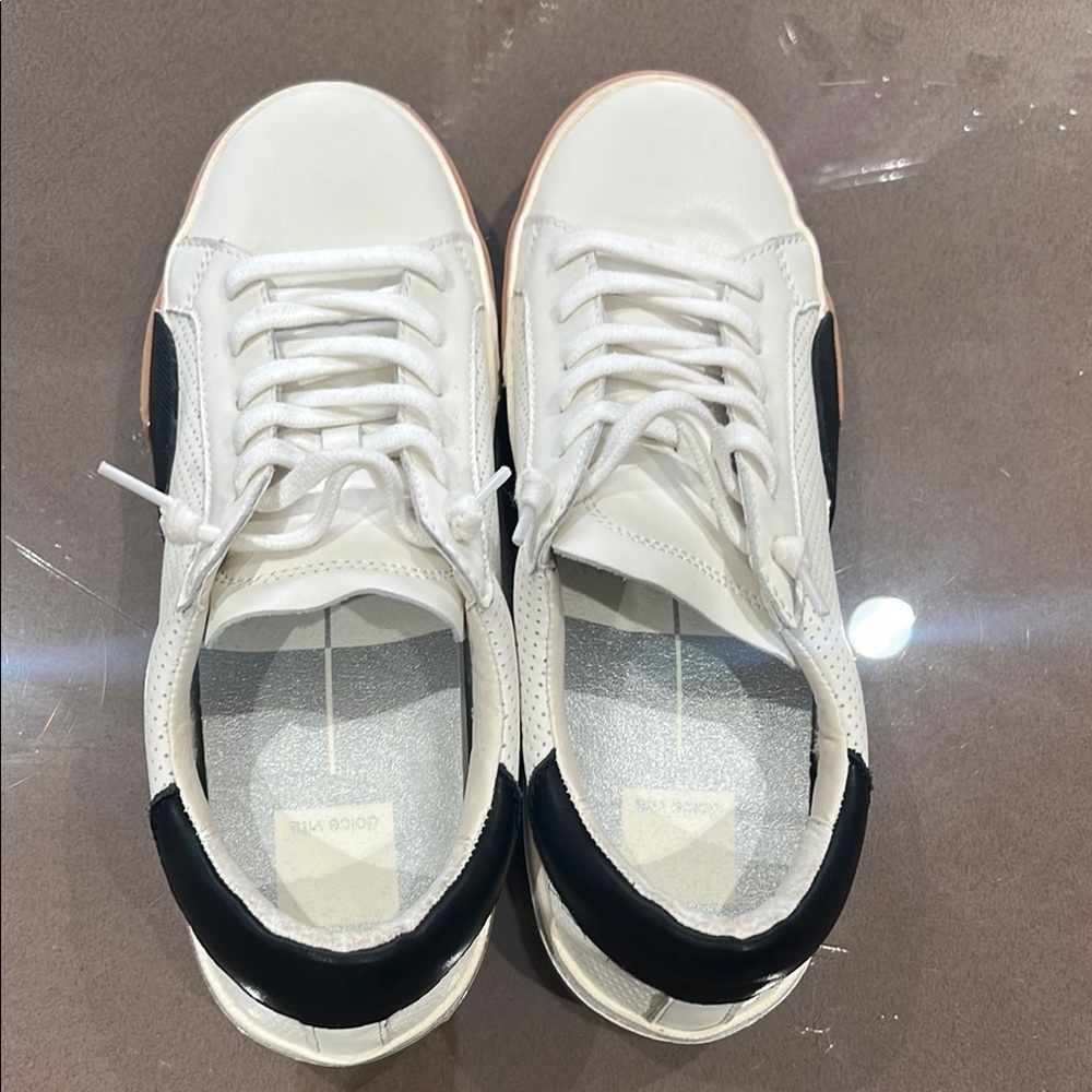 Dolce Vita Zina Sneakers with Minimalist Design